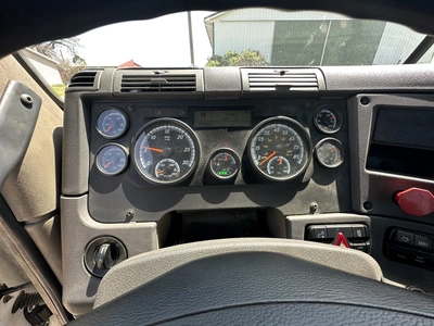 USED 2016 FREIGHTLINER CASCADIA 125