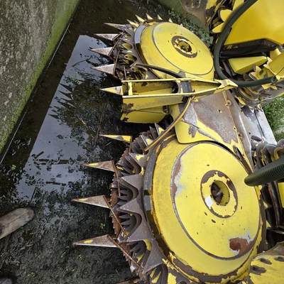 JOHN DEERE 8800 chopper | Iron Listing (35)