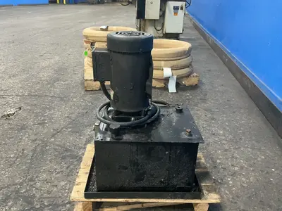 Used CHIEF _UNKNOWN_ Pumps Ohio US | HGR 24 #1506874