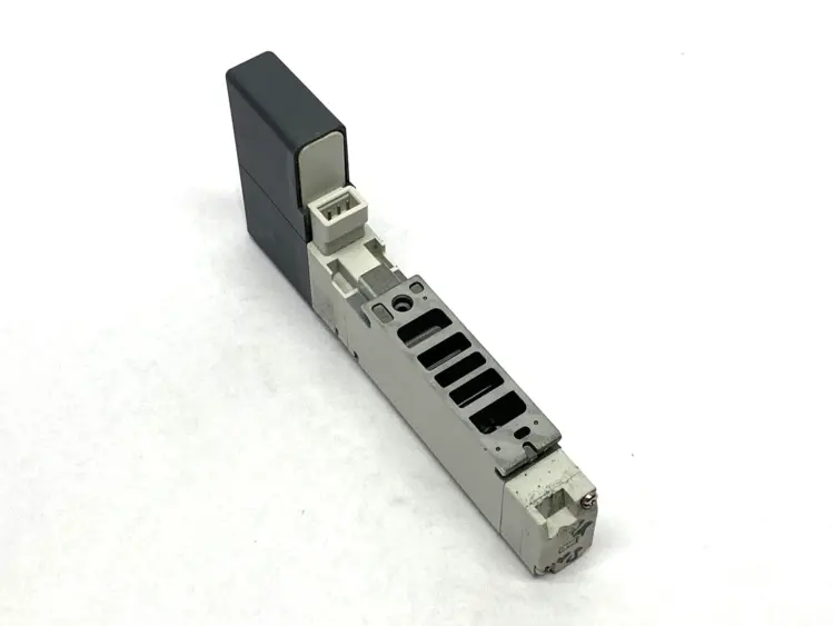 Used SMC VQC2100N-5 Solenoid Regulators Michigan US | Maverick Industrial Sales #1502308