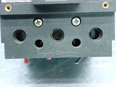 Used ABB UXAB727131R103 Circuit Breakers Ohio US | HGR 24 #981412