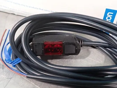 NEW OMRON E3SAT61L