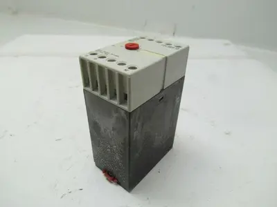 Square D Class 9050 type DED Star delta timer 110VAC 0.5-10 Sec. Adjustable