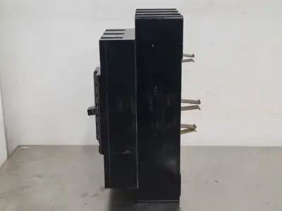 100 Amp, 3 Pole, 600 volts Circuit Breaker