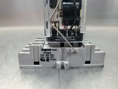 Potter & Brumfield KUEP-11D15-24 Relay 24VAC w/Tyco 27E893 Base. 4D