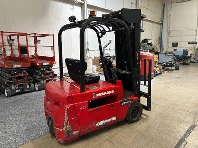 Used RAYMOND 445C35QM 3-Wheel Sit down Electric Counterbalance Forklifts Illinois US | Somerset Equipment Sales #1546139