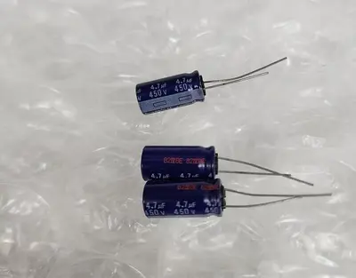 LOT OF CAPACITORS