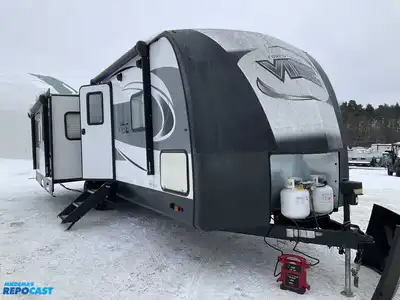 USED 2018 FOREST RIVER VIBE 288RLS