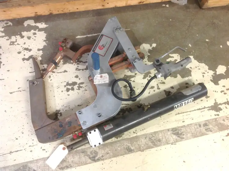 Used TG SYSTEMS MANUAL C-TYPE WELD GUN TIP FORCE 955 LBS AT 80 PSI Misc Industrial Equipment | Maverick Industrial Sales #1110482