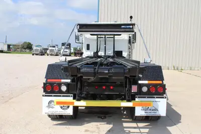 New | in-Stock 2026 INTERNATIONAL HX Rolloff Trucks Texas US | Roll Off Truck World #1491834