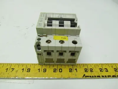 SIEMENS 5SX2 B40 40A 3 pole circuit breaker