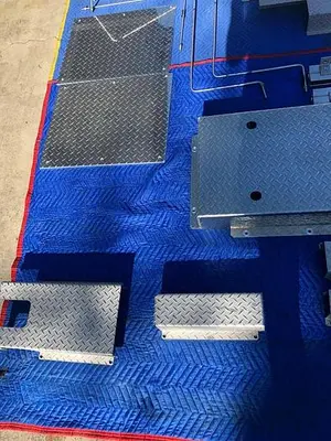 DIAMOND PLATE WITH U STRUT