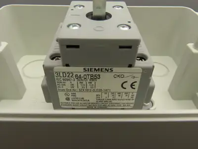 Siemens 3LD2164-OTB53 Disconnector Switch Main Emergency Stop 400VAC 25A 9.5kW