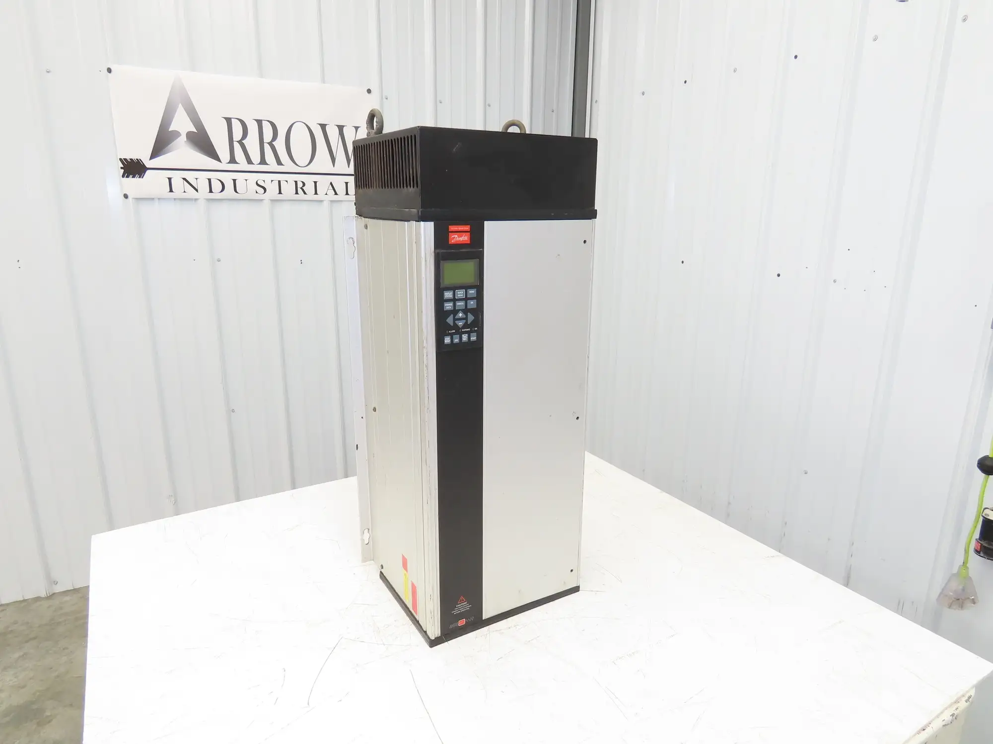 Danfoss PT5C54SBR0DLF00A00 175Z4121 VLT5022 Variable Speed Drive 15kW 20HP