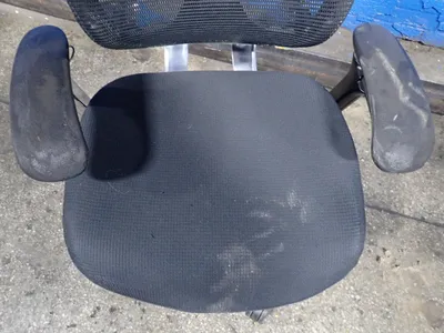 18" X 19" Office Chair