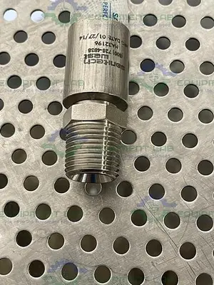 USED SAINT GOBAIN STHT-W-0500 SILICONE HOSE W/ COMPRESSION TO THREADED FITTING