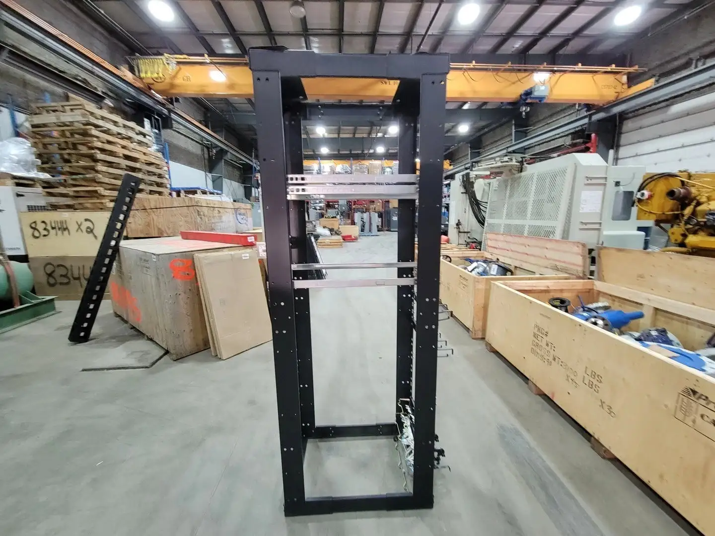 NetShelter SX Server Rack Enclosure 42U Black 75"x25"x34"