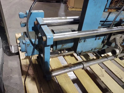 Nissei Complete Screw Injection Unit with Heating Removed From SY10