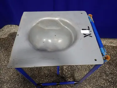 12" X 12" X 8" Workstation
