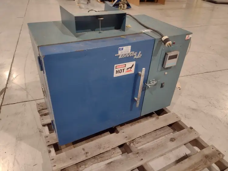 Used TENNEY BENCHTOP ENVIRONMENTAL CHAMBER Environmental Chambers | Maverick Industrial Sales #1108397