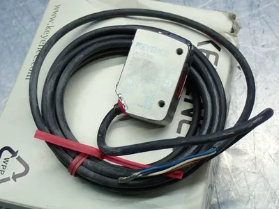 NEW KEYENCE LRZB250N