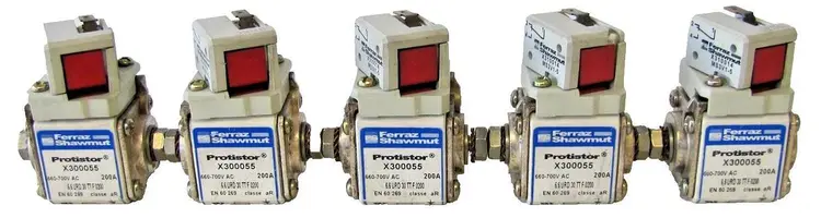 Used FERRAZ SHAWMUT X300055 Fuses California US | Bay Line Tool #928393
