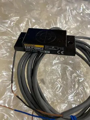 OMRON E2K-F10MC2 CAPACITIVE PROXIMITY SWITCH