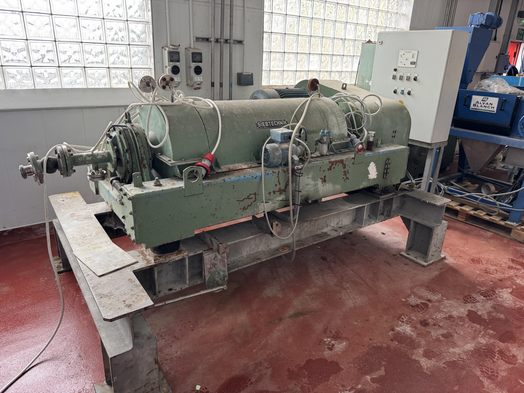 Siebtechnik Decanter Centrifuge S/S type DZ 4 E 22 w