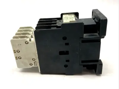 CL00A310T | General Electric  Non-Reversing Contactor w/ BCLF01 Aux Contact - Used