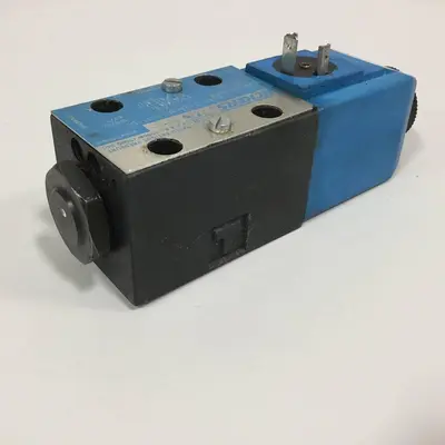 USED VICKERS DG4V-3-2A-M-U-H7-60