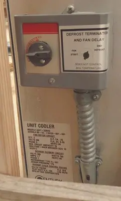 USED CENTURY REFRIGERATION A427-338HG