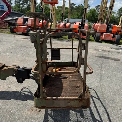 USED 2014 JLG 400S
