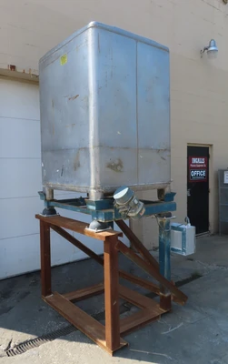 Vibratory Stand with 500 gallon Stainless Steel Tote
