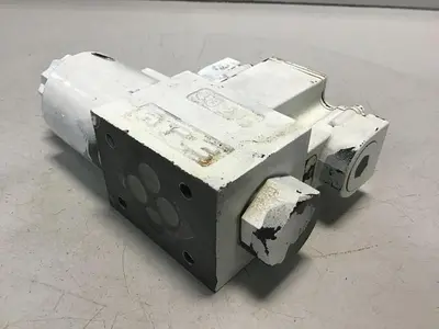 USED YUKEN DSG-01-2B2-D24-60251