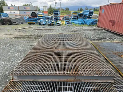 129" x 77" x 7.75" Platform Grate