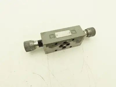 Toyooki Kogyo 9ES Hytegra Valve Manual Dual Flow Control