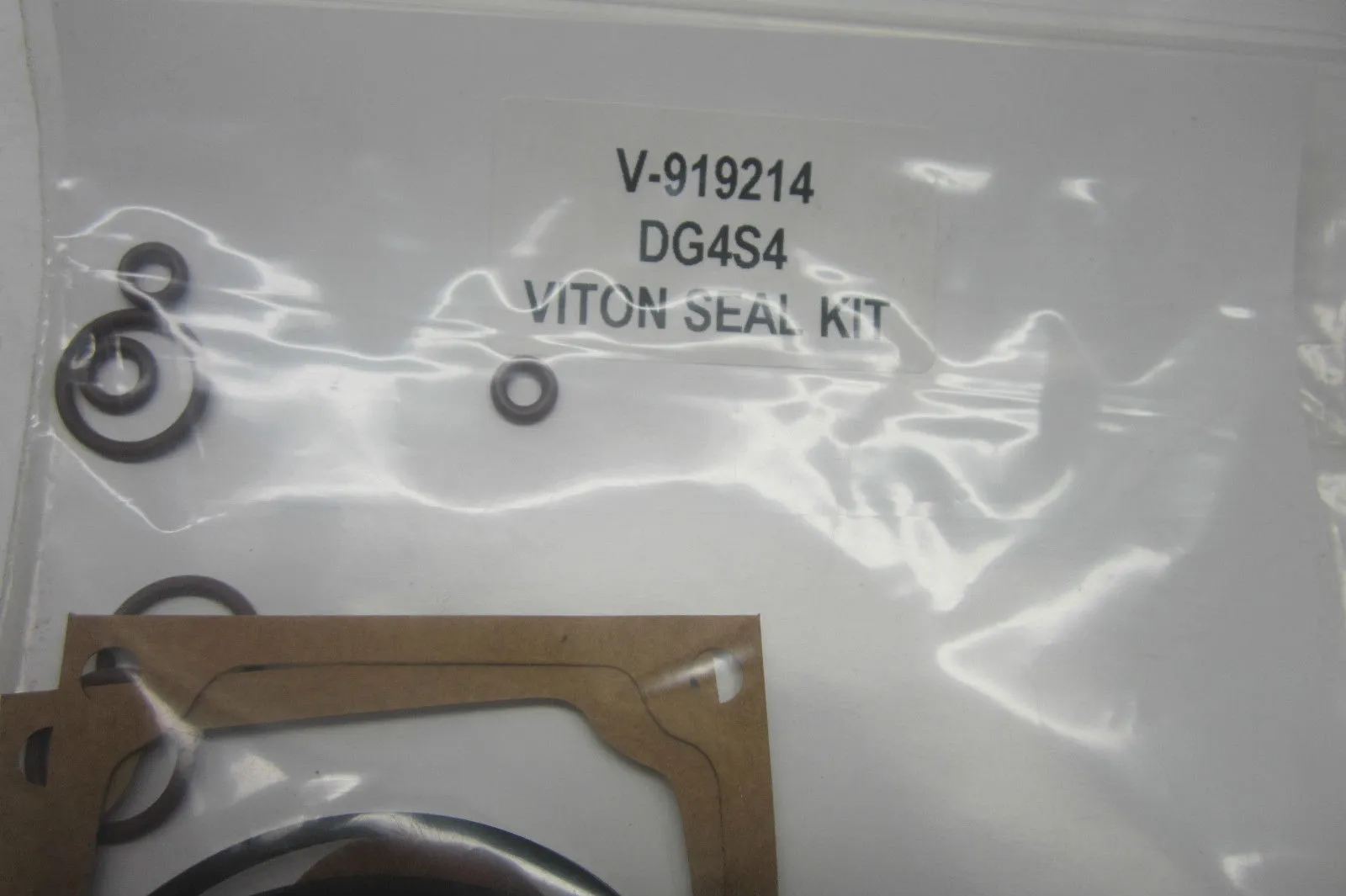 NEW V-919214 SEAL KIT DG4S4 V919214