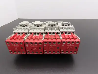 Allen-Bradley 700-CF310 700S-CF620DC Safety Control Relay 120V Coil Lot Of 4