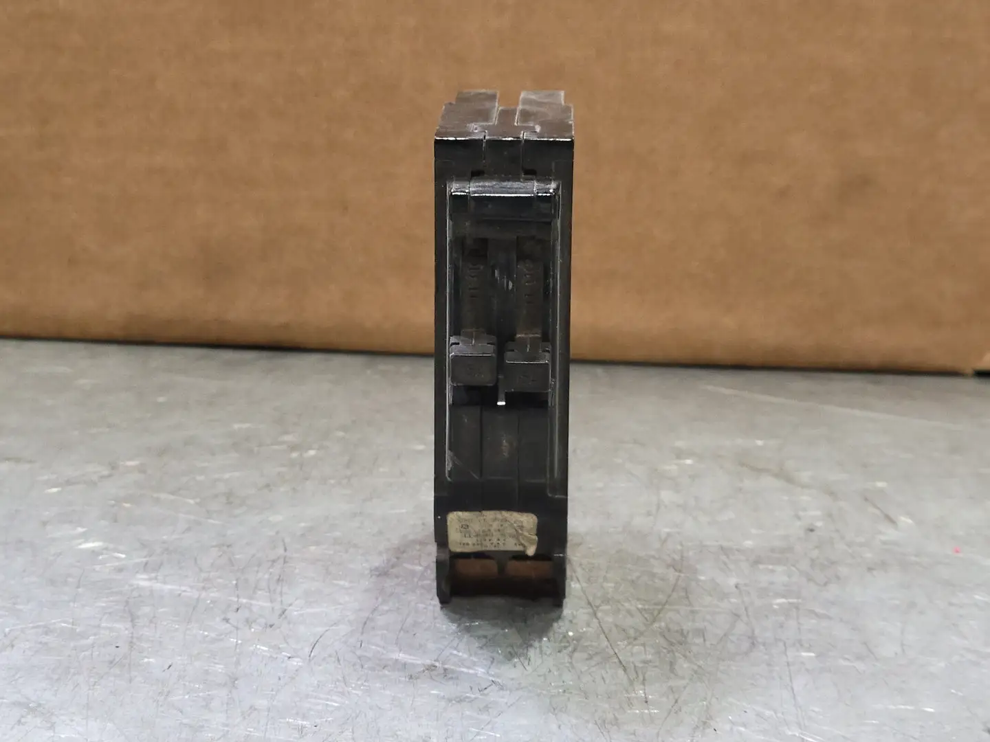 15 Amp, 1 Pole, 120/240 volts Circuit Breaker
