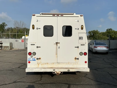 Used 2009 FORD CUTAWAY Cab Chassis trucks Michigan US | Miedema Asset Management Group #1341091