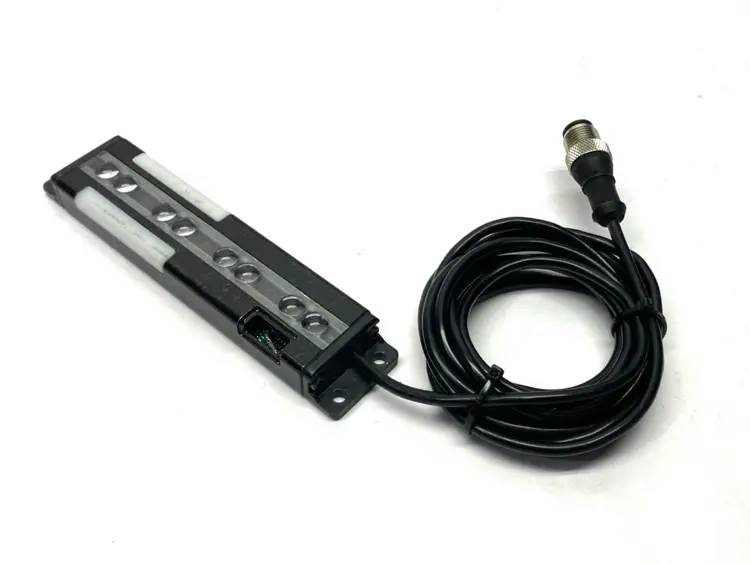Used BANNER SINGLE PIECE PART VERIFICATION SENSOR 100MM 4-CH 2M RANGE 70989 Sensors | Maverick Industrial Sales #1100188