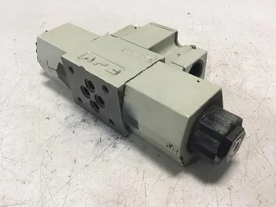 USED YUKEN DSG-01-3C2-D24-50