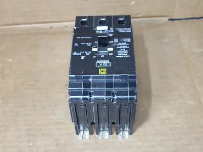 NEW SQUARE D EDB36030