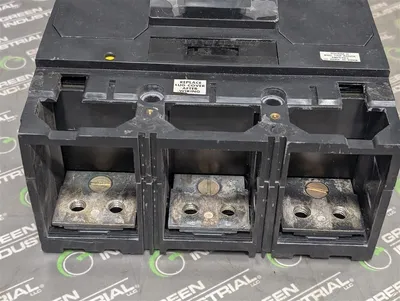 Square D MAF36800 Molded Case Circuit Breaker 800A 600VAC 3 Pole Used
