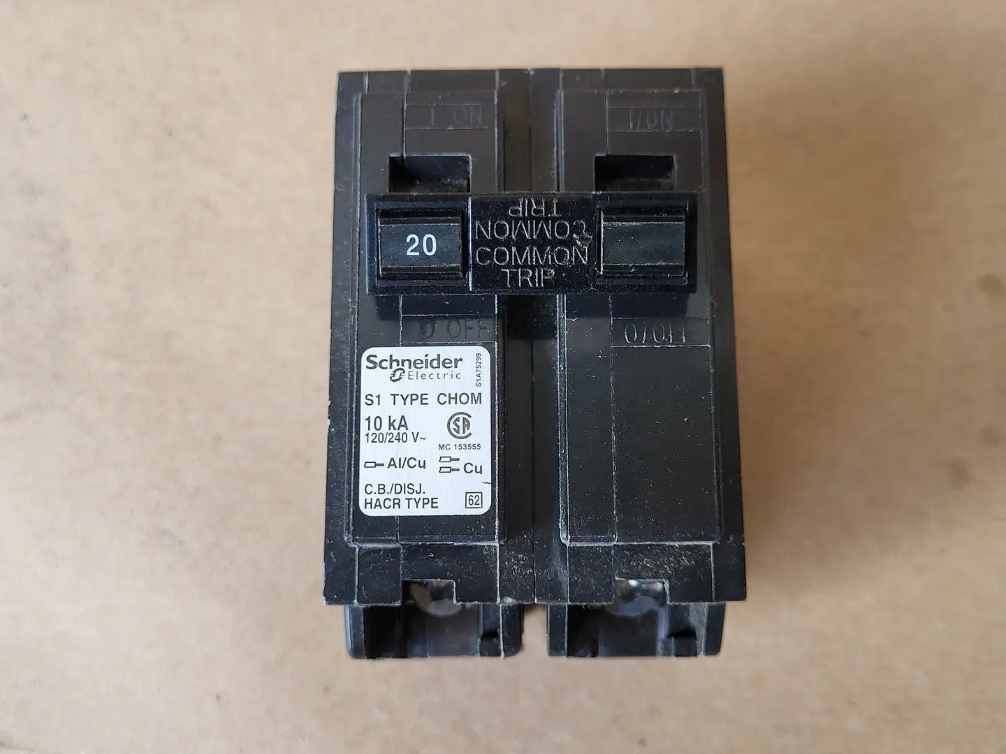 USED SCHNEIDER ELECTRIC CHOM220