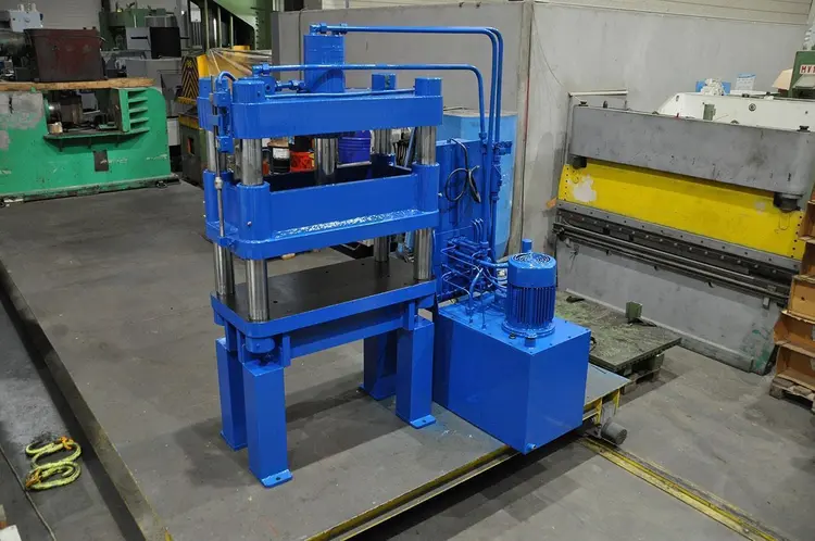 Used VREMAC 80 TON Hydraulic Presses BE | Apt International N.V #362309
