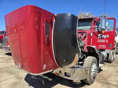 USED 2013 PETERBILT 384