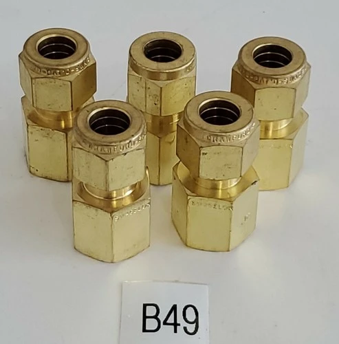 NEW Swagelok B-600-7-4