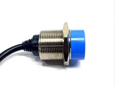 EV-130U | Keyence  Proximity Sensor, M30 2m 2-Wire Cable, Main Unit - New Other