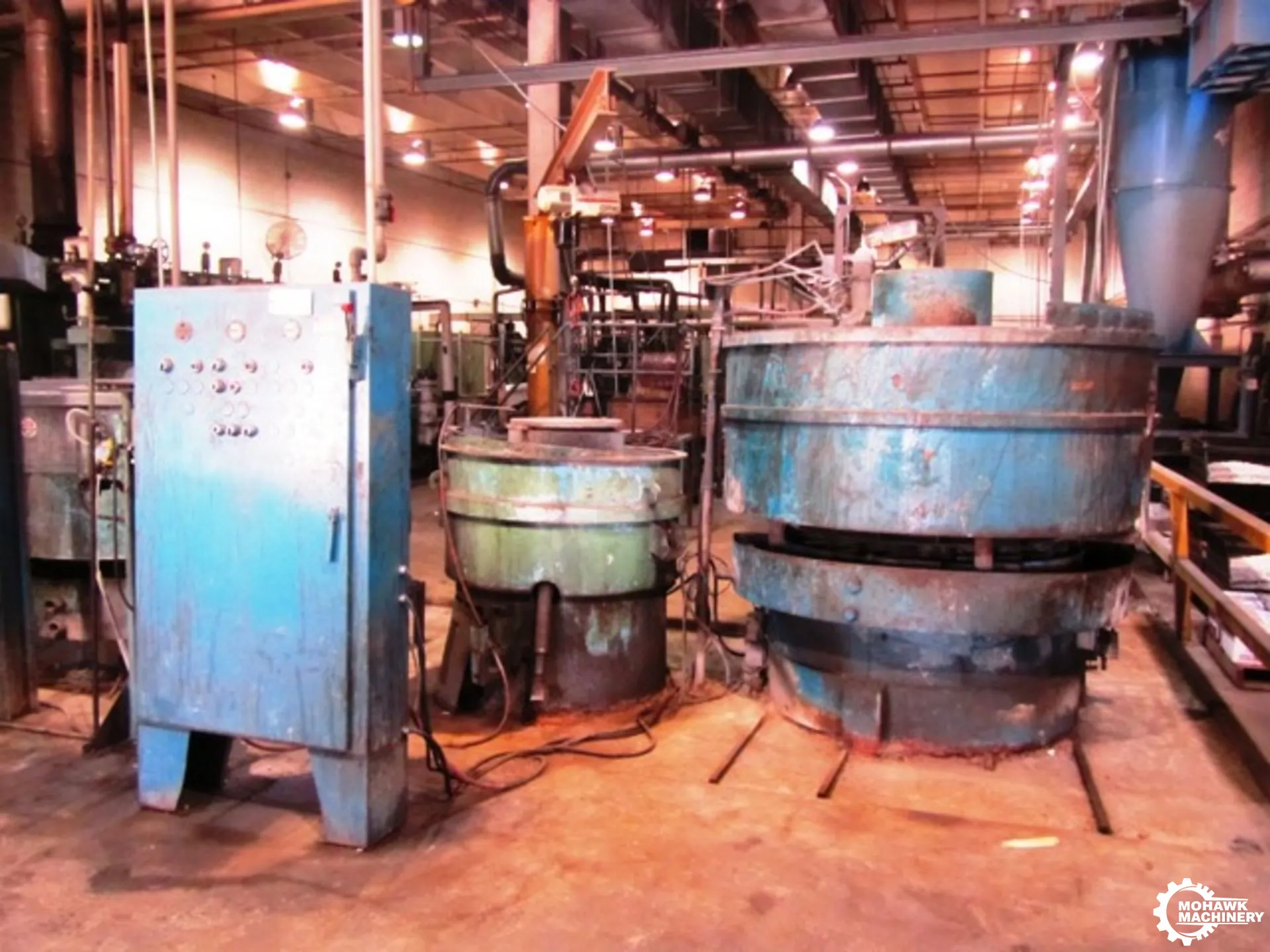 20 CU FT ROTO-FINISH "ST-20MPA" SPIRATRON VIBRATORY DEBURRING MACHINE w/PARTS SEPERATOR - 10 HP MOTOR